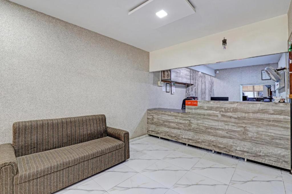 Hotel Mayura, Ankleshwar Экстерьер фото